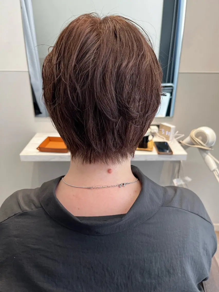 ショート カット ヘアカラー 30･40代支持率◎ 白髪ぼかし/うる艶髪のヘアスタイル