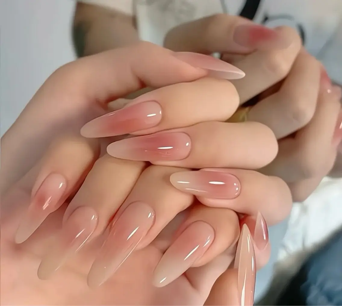 冬限定❣️人気コース★チップ長さ出しチークネイル¥ 7800の写真