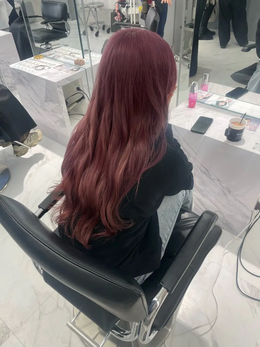 ロング カラー yuzuna ハイトーン 天神のヘアスタイル
