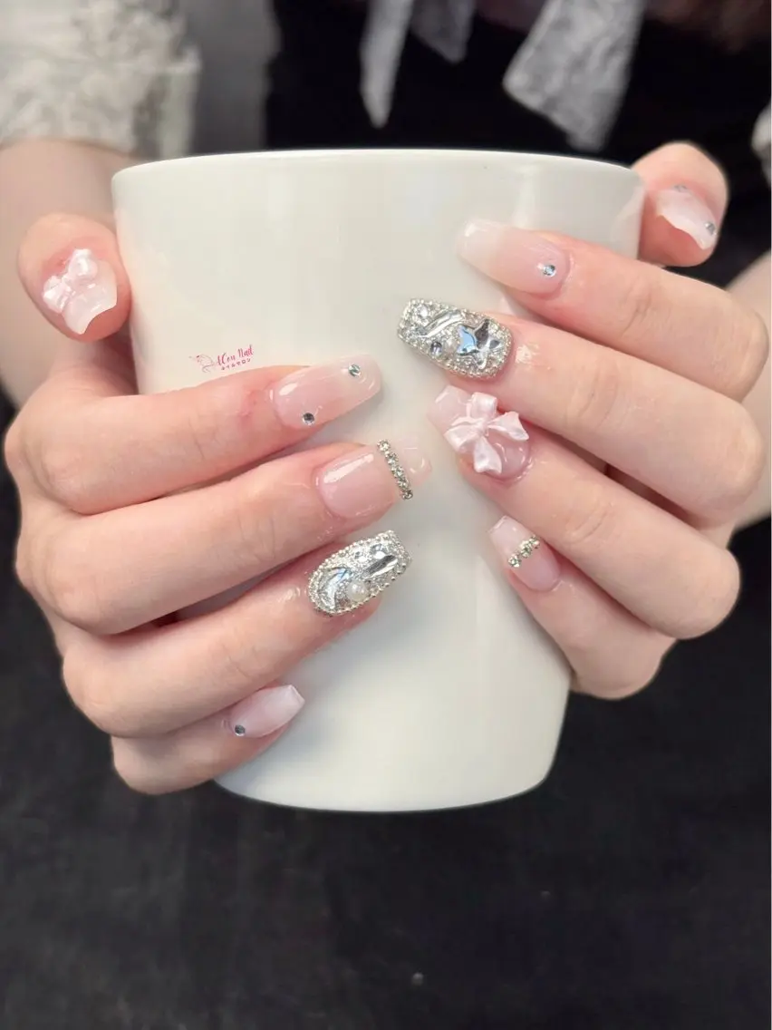 ネイル 桜ネイル 長さ出し フラワーネイル フレンチネイル ジェルネイル ハンドネイル ACon NailSalonのネイルデザイン