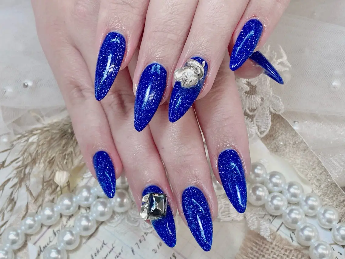 カラー  Nail 秋(アキ)のネイルデザイン