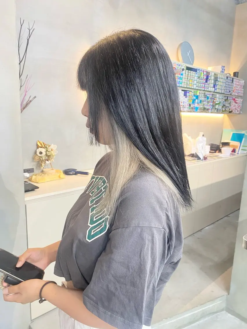 セミロング カラー ヘアカラー 前橋 姫奈のヘアスタイル