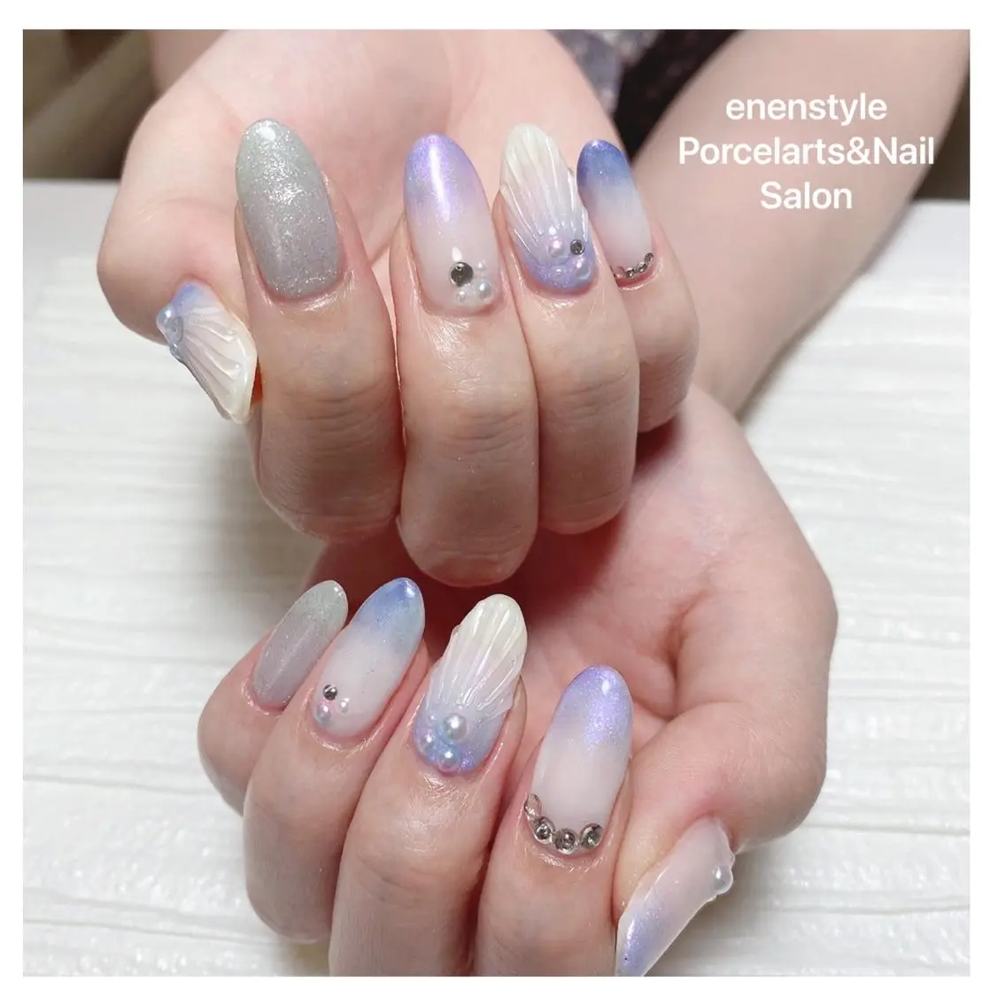 ミディアム ネイル ハンドネイル 🐾enen style 🐾のネイルデザイン