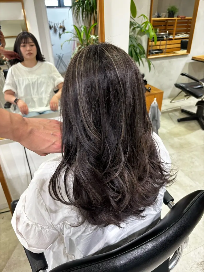 ミディアム カラー カット ヘアカラー Lino by hoNuaのヘアスタイル