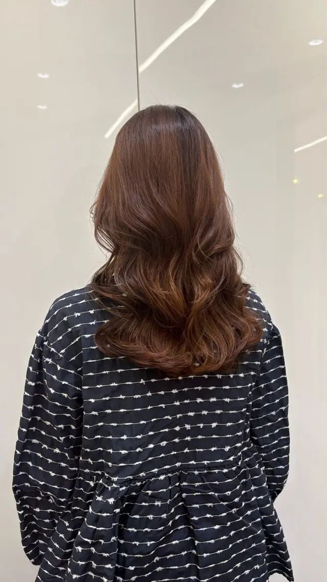 セミロング ARMONY えりのヘアスタイル