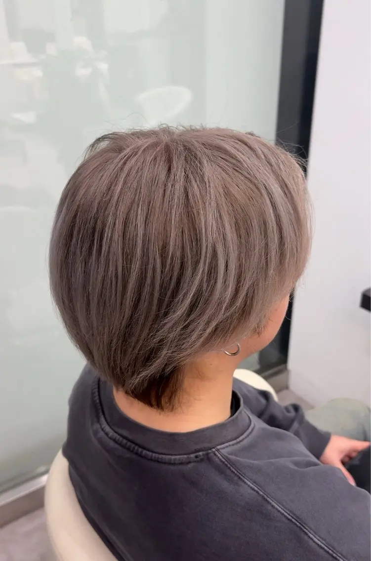 ショート カラー ベージュカラー ブリーチ ケアブリーチ 透明感カラー デザインカラー ヘアカラー トリートメント 渋谷髪質改善/縮毛 矯正/かすが🪽🫧のヘアスタイル