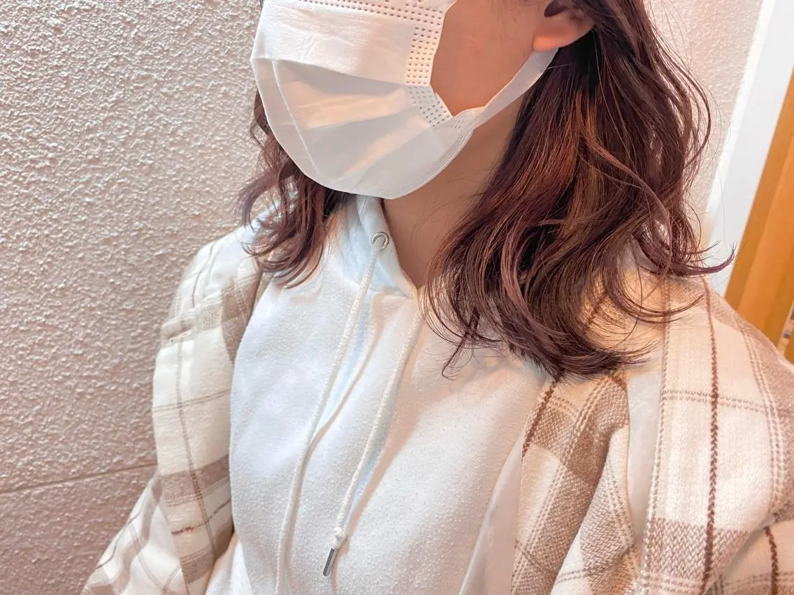 ミディアム カラー ヘアアレンジ マツエク・マツパ アディクシーカラー ブリーチ 透明感カラー エドルカラー ハイライトカラー 夜23時まで予約🉑 reverieあきらのヘアスタイル