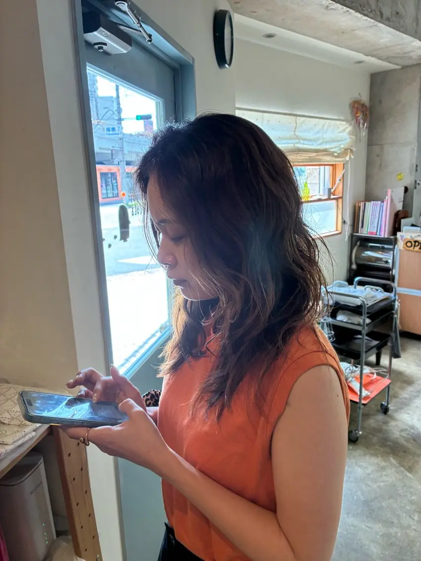 セミロング カット ヘアカラー 安村 葵稀のヘアスタイル