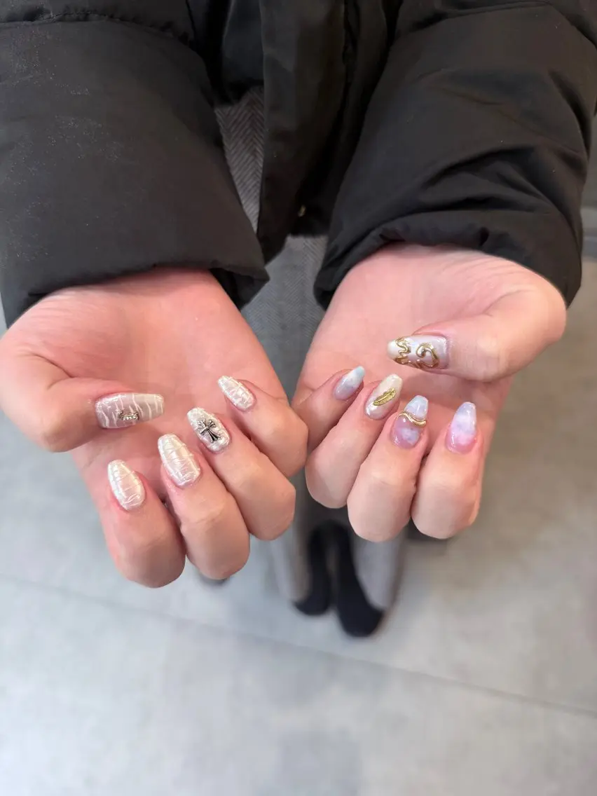 ネイル ハンドネイル ハンドケア はばすみれ🎀ﾈｲﾙ 光ﾌｪｲｼｬﾙ ﾍｱのネイルデザイン