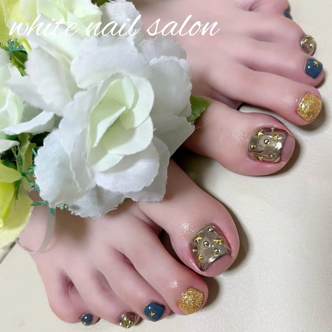 ネイル ラメ(グリッター) フットネイル white nail salonのネイルデザイン