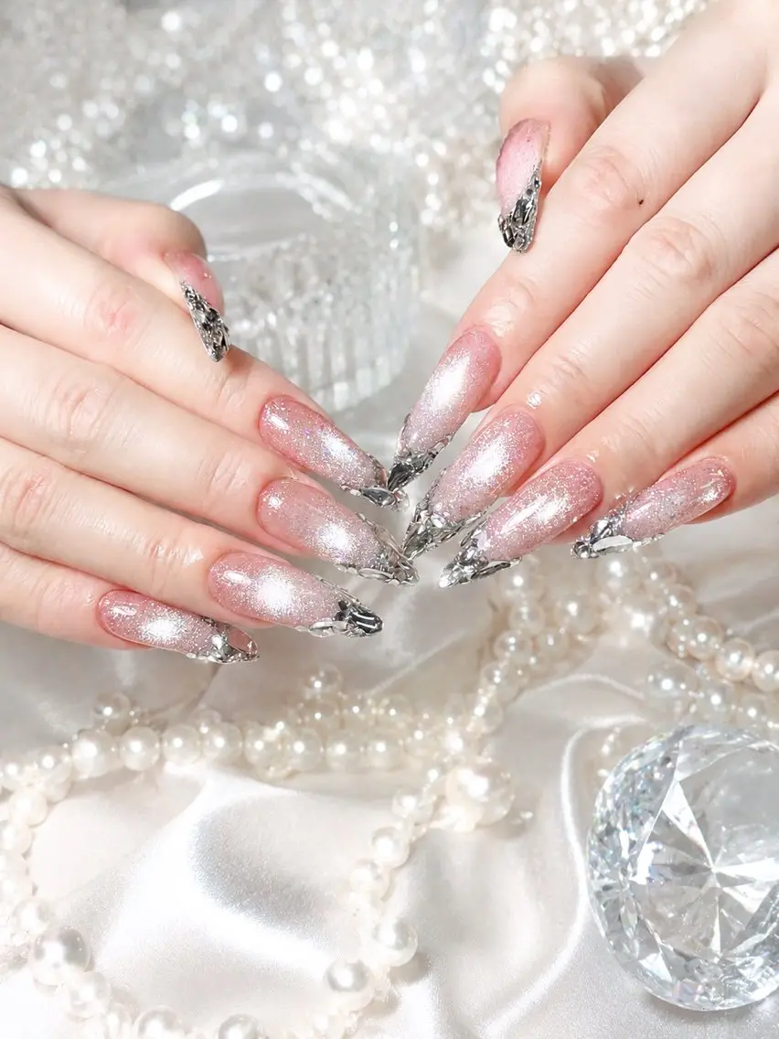 セミロング ハンドネイル Bibi nail Osakaのネイルデザイン