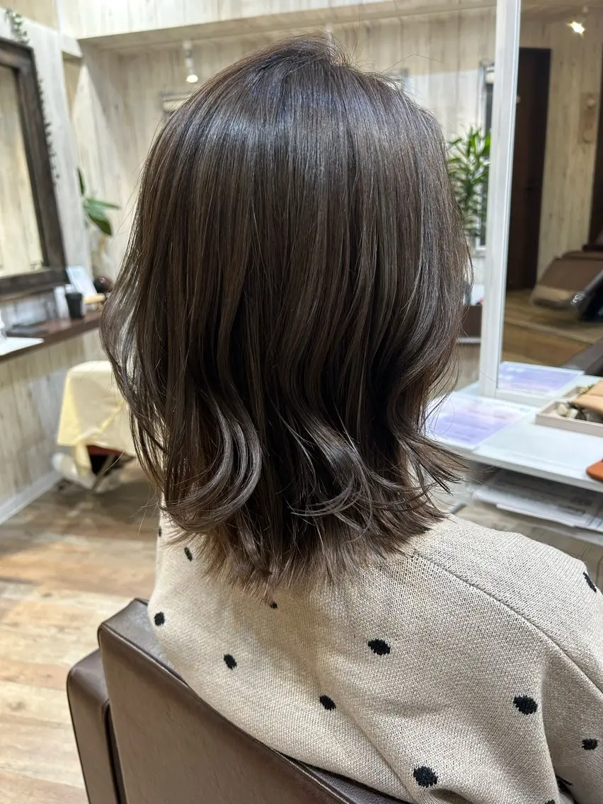 ミディアム カラー 透明感カラー カット ヘアカラー トリートメント 伊藤 みきのヘアスタイル