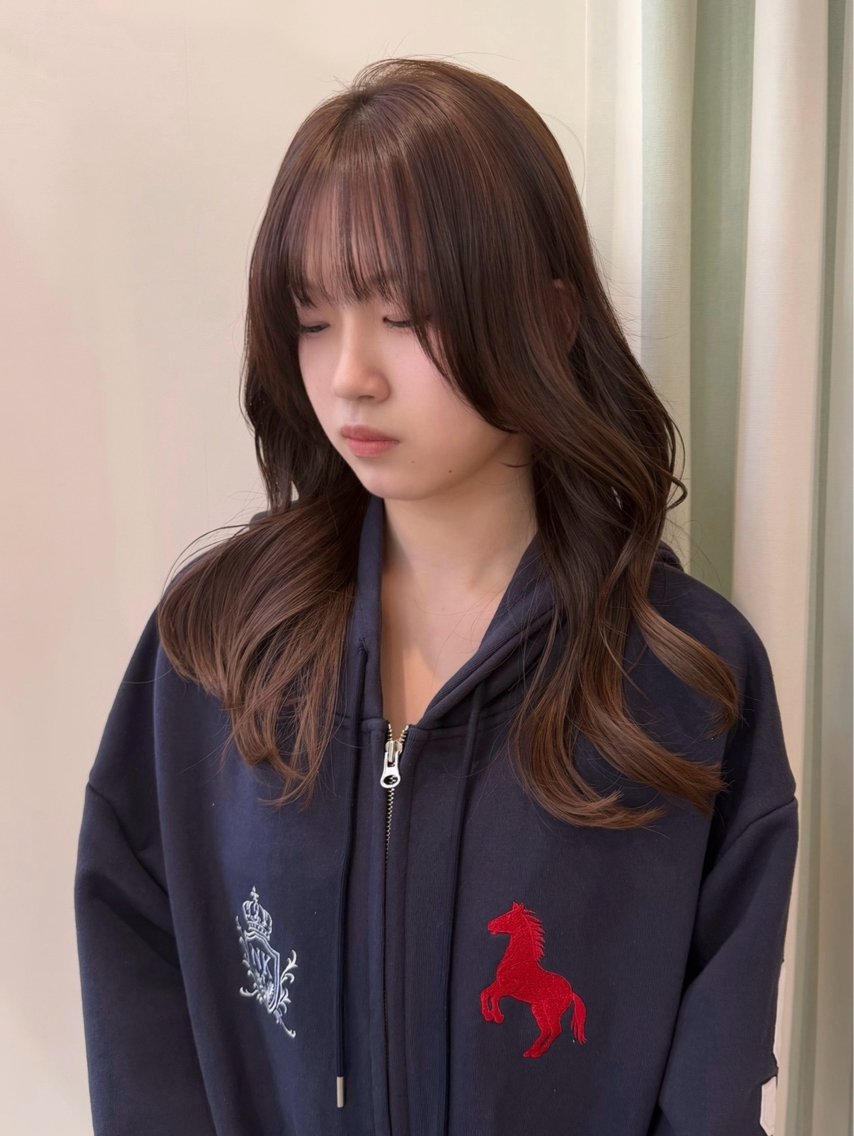 ロング カラー パーマ ベージュカラー ブラウンカラー 透明感カラー イルミナカラー レイヤーカット カット ヘアカラー トリートメント 小顔レイヤー/ ベージュ🤍Rieのヘアスタイル
