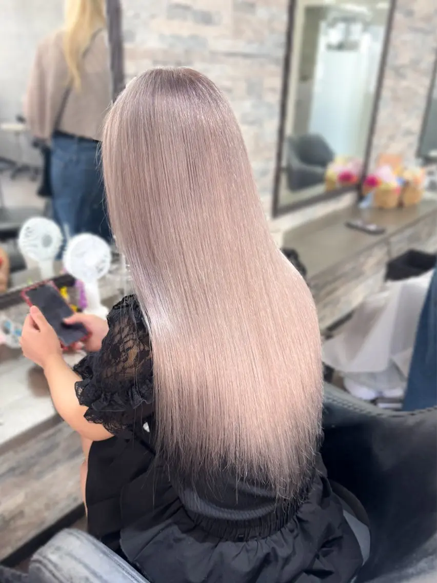 ロング カラー ヘアカラー トリートメント ハイトーンエクステ 🎩カズキ🎩のヘアスタイル