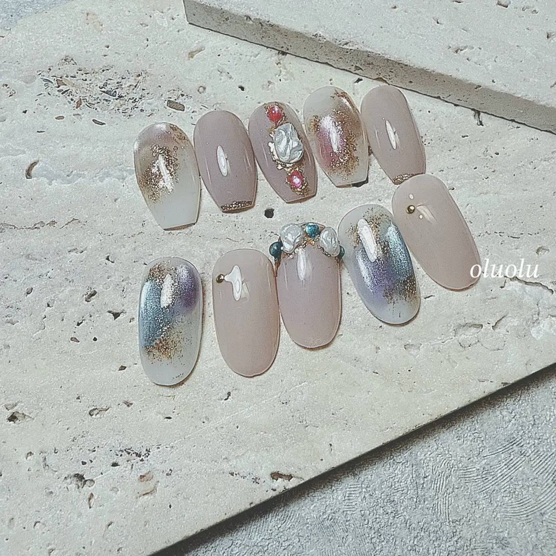 ネイル アートネイル 氷ネイル・うるうるネイル キラキラネイル マグネットネイル ニュアンスネイル ハンドネイル 大村 紬華のネイルデザイン