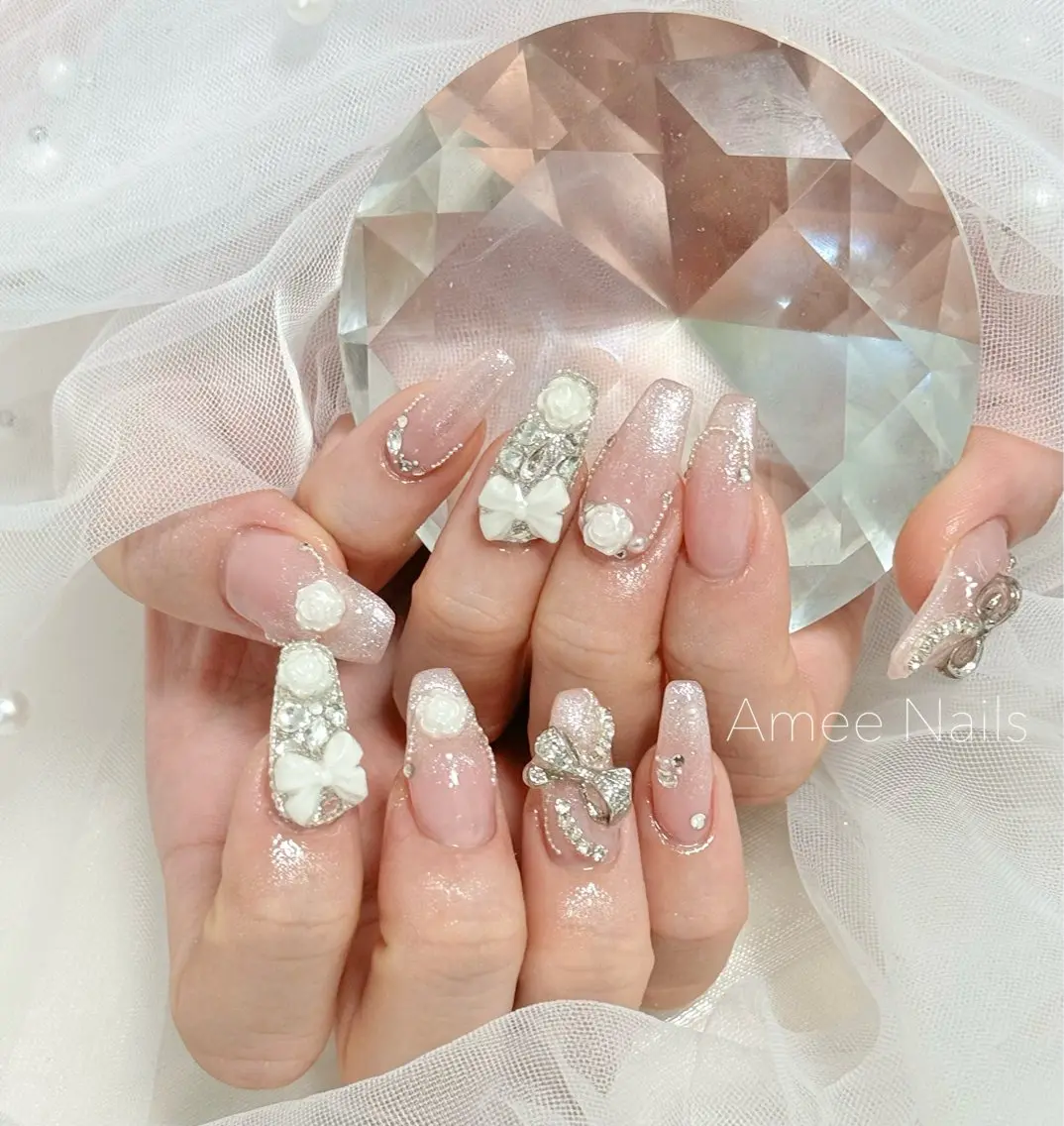 ネイル オーロラネイル クリアネイル フラッシュネイル ジェルネイル グラデーション ハンドネイル Amee Nail Salonのネイルデザイン