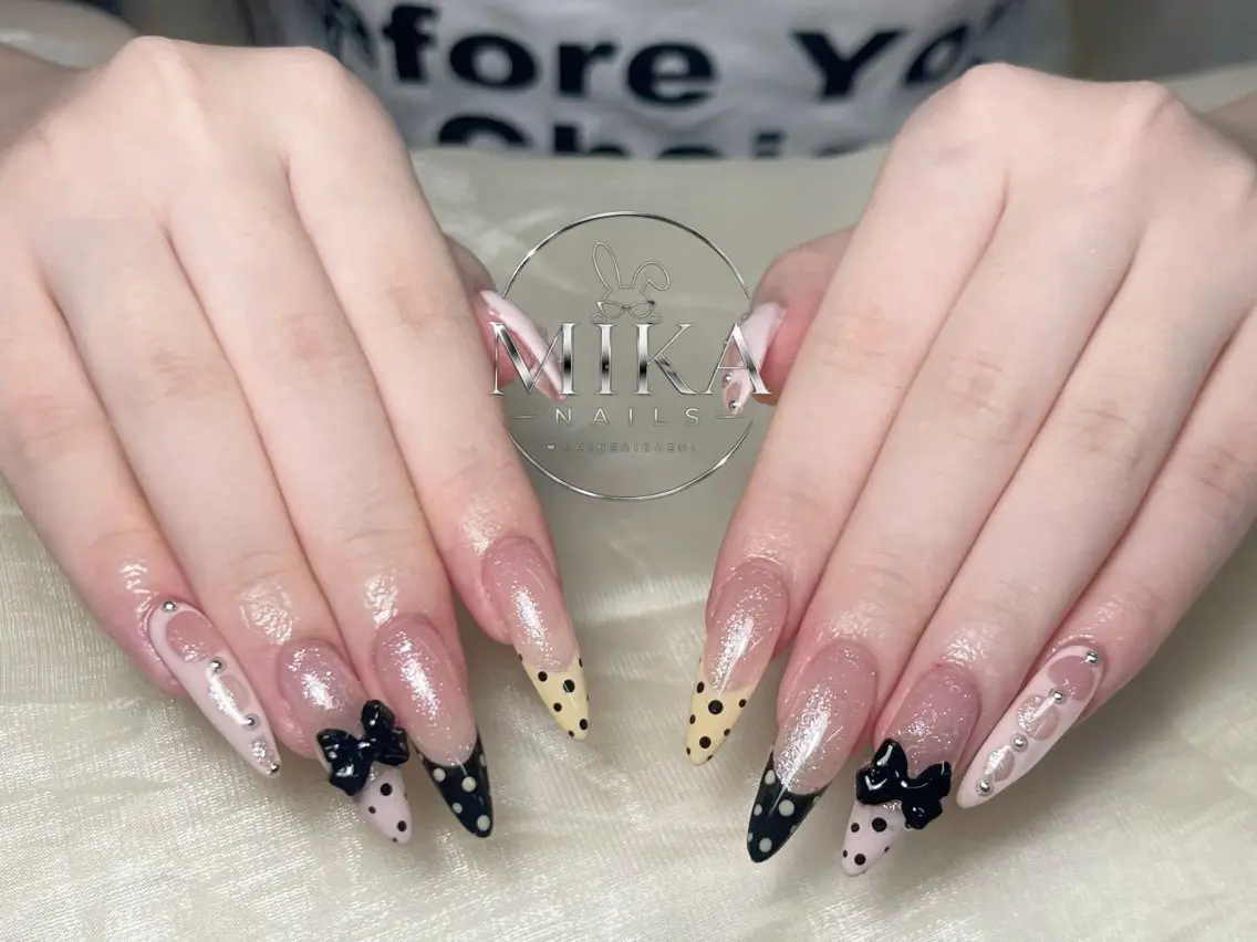 ネイル アートネイル チークネイル ドット フットネイル フレンチネイル ハンドネイル Rina Mika Nailsのネイルデザイン