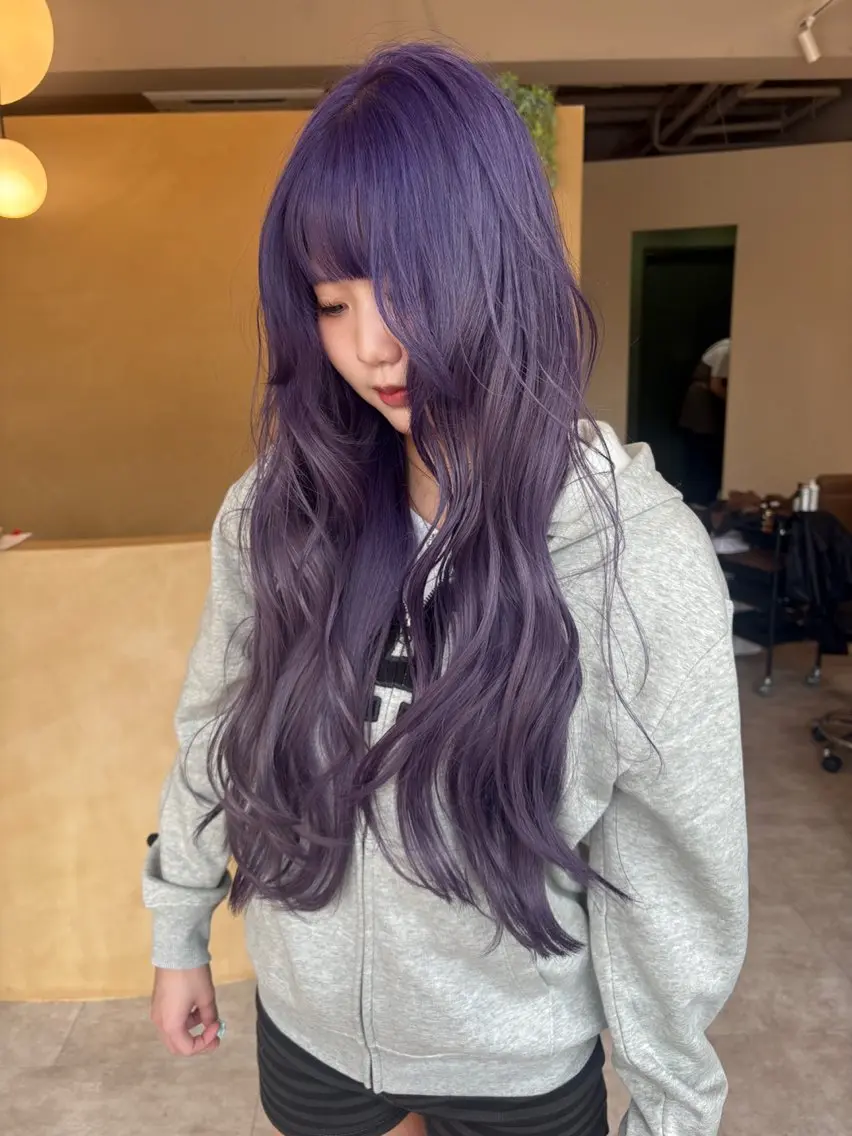 ロング 西田 朋華のヘアスタイル