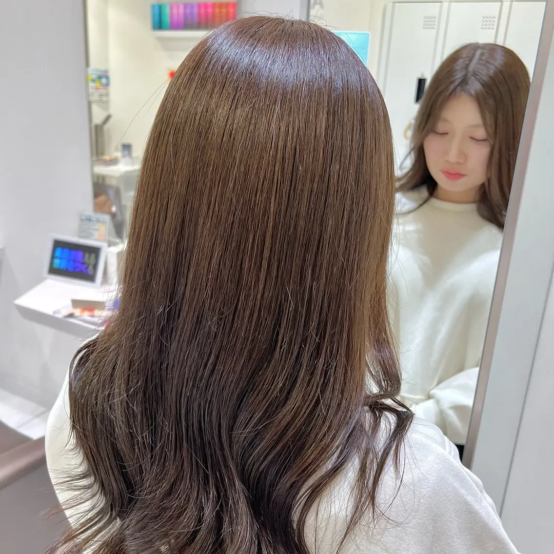 ロング カラー ベージュカラー ブリーチ ブリーチなしカラー オリーブベージュ トリートメント Yuka/Aujua ソムリエ/髪質改善のヘアスタイル
