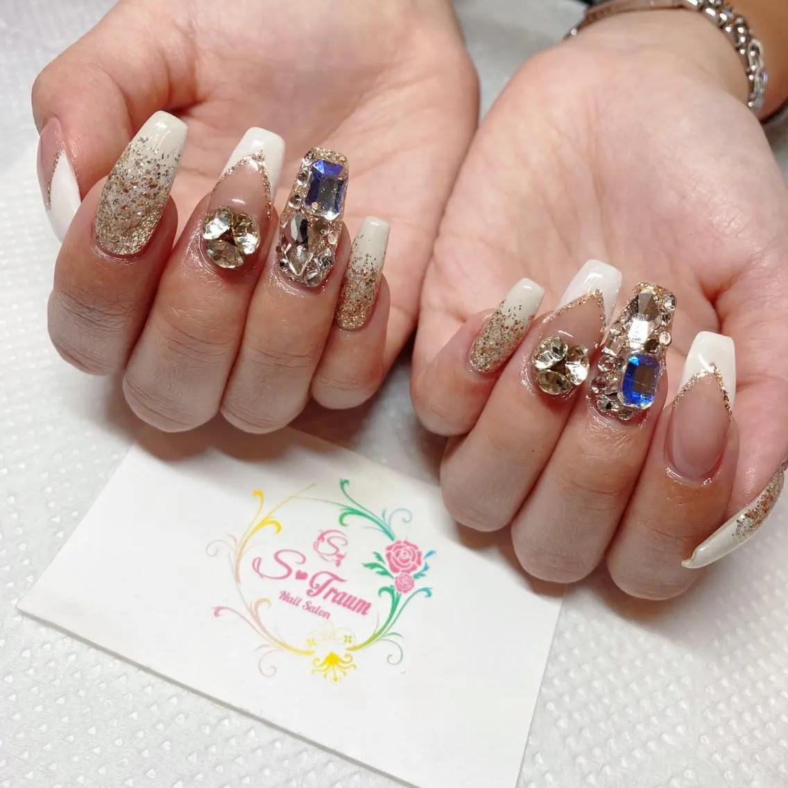 🎀今だけ価格🎀【オフあり・なし】【ジェルチップ長さ出し10本】ジェル製チップ長さ出し+ジェルカラー+持ち込みデザインの写真
