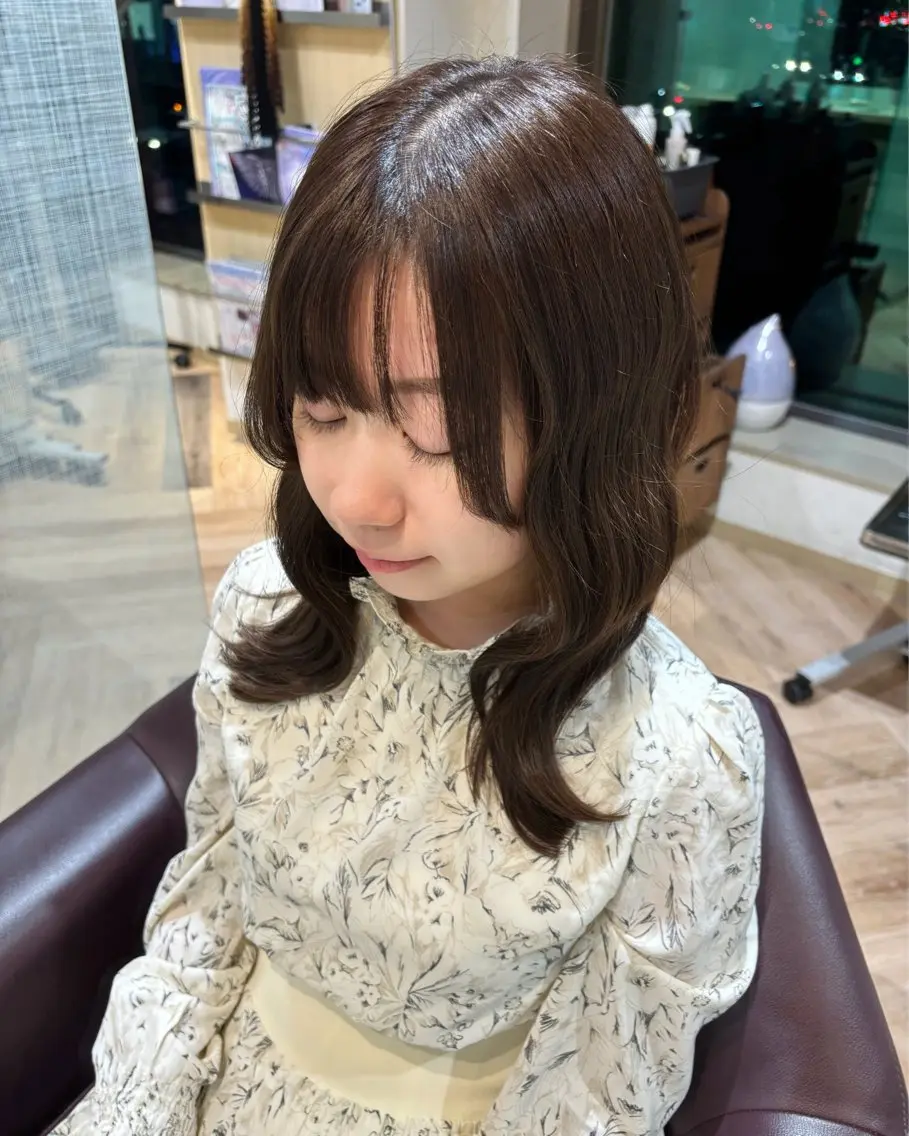 ミディアム カラー 顔周りカット 小顔カット カット ヘアカラー ゆい/パーマ/レイヤ ー/似合わせカラーのヘアスタイル