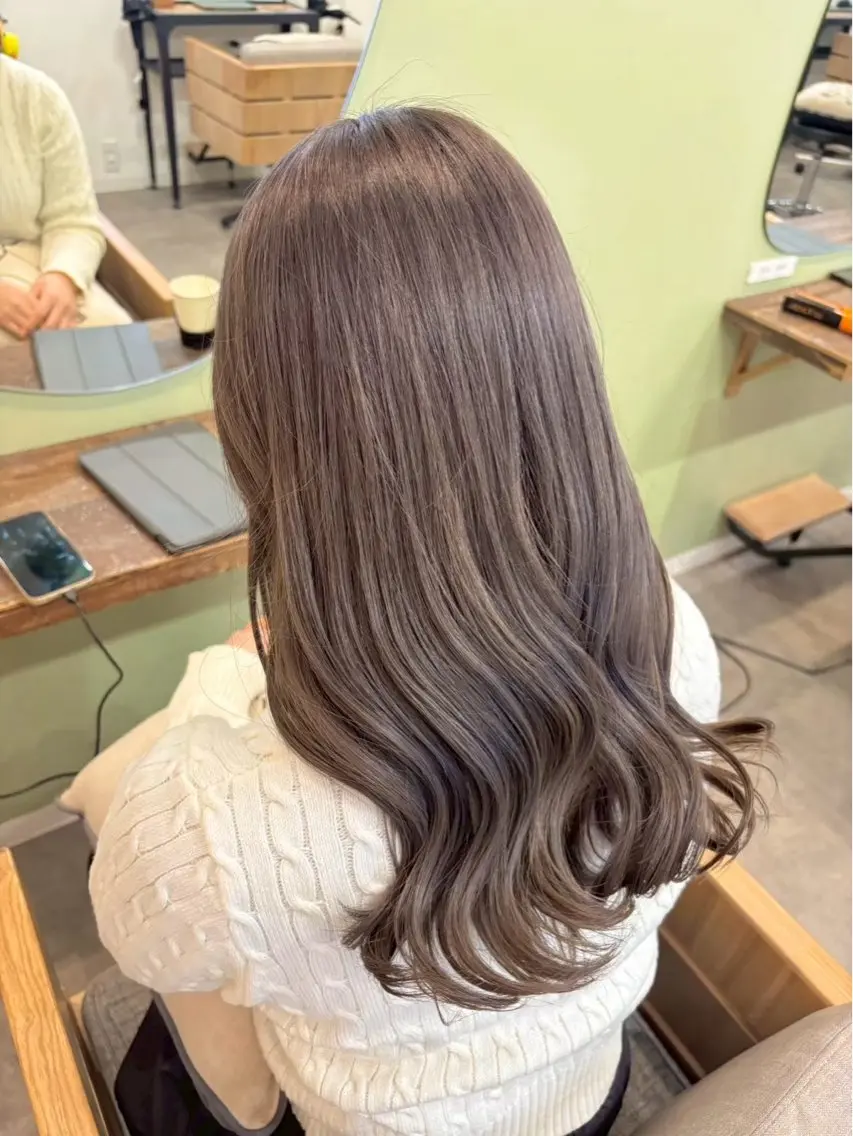 カラー ブリーチ 透明感カラー ラベンダーカラー ヘアカラー 大野 満葵のヘアスタイル