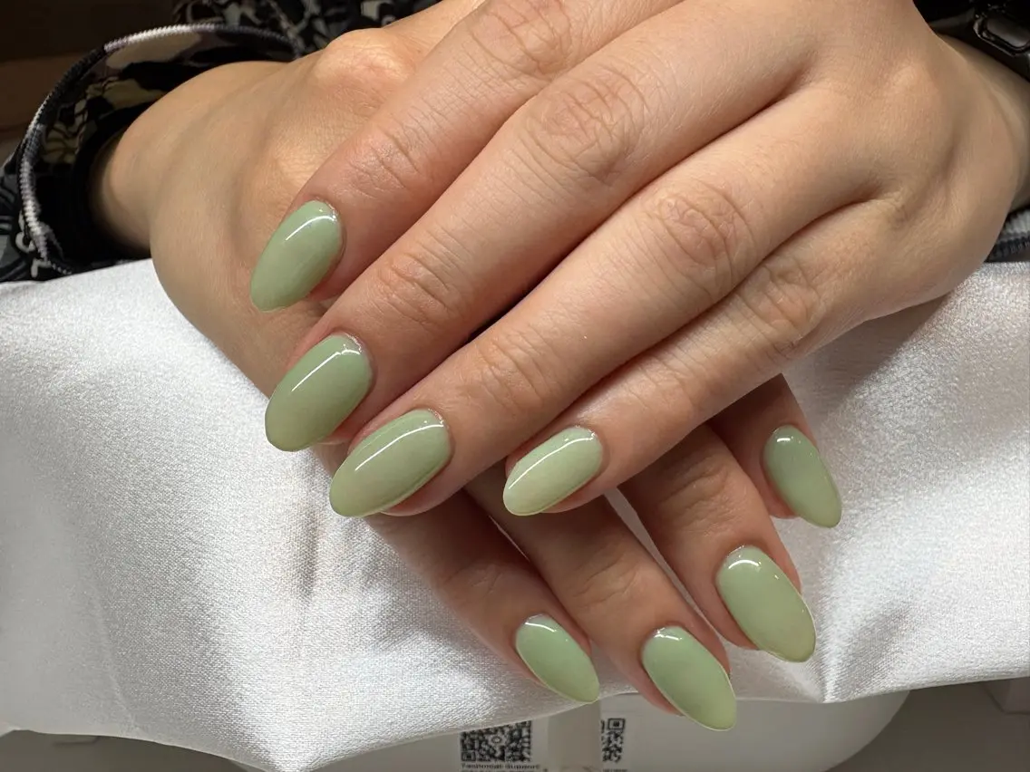 ネイル グリーン 春ネイル Wilu nail 二子新地駅徒歩30秒のネイルデザイン