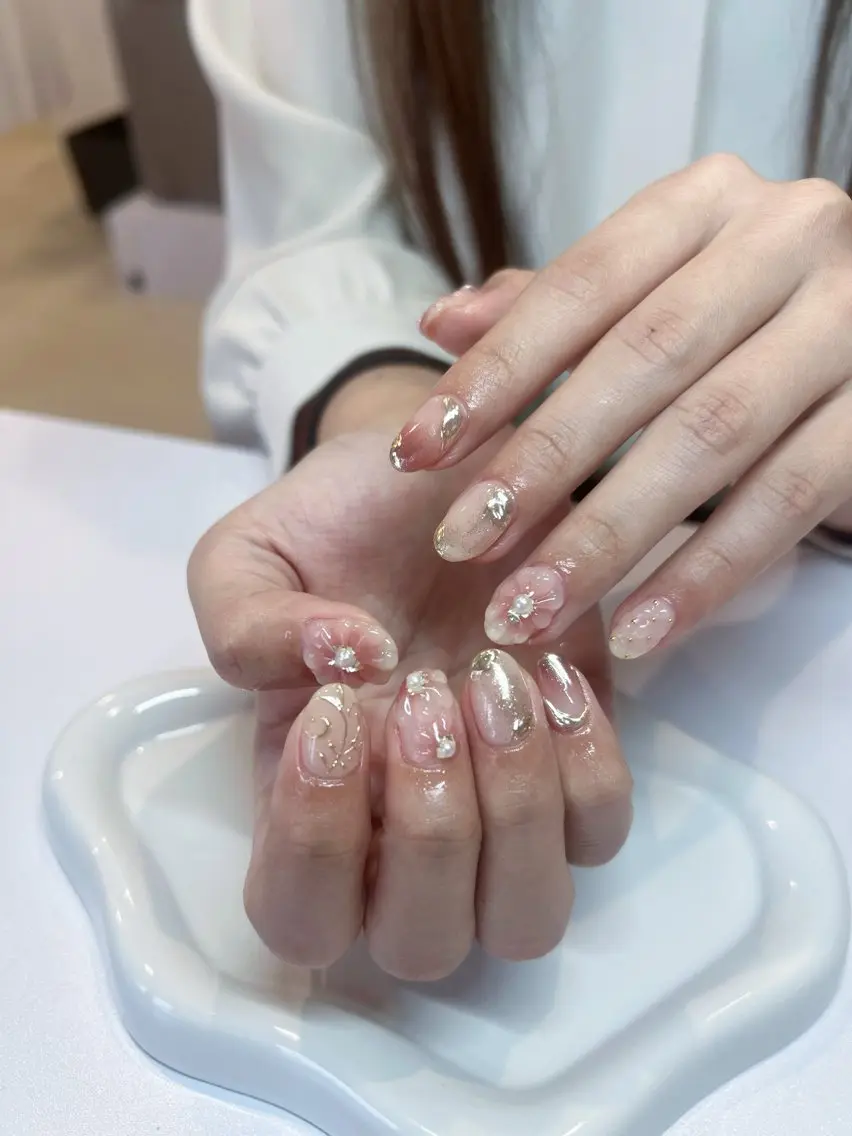 ネイル NAGISA🫧🤍 パラジェル⌇持ち込みのネイルデザイン