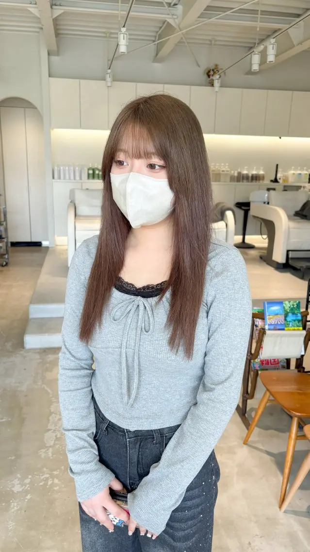 ロング カラー ベージュカラー ブリーチ 透明感カラー オリーブベージュ 安西 香利奈のヘアスタイル