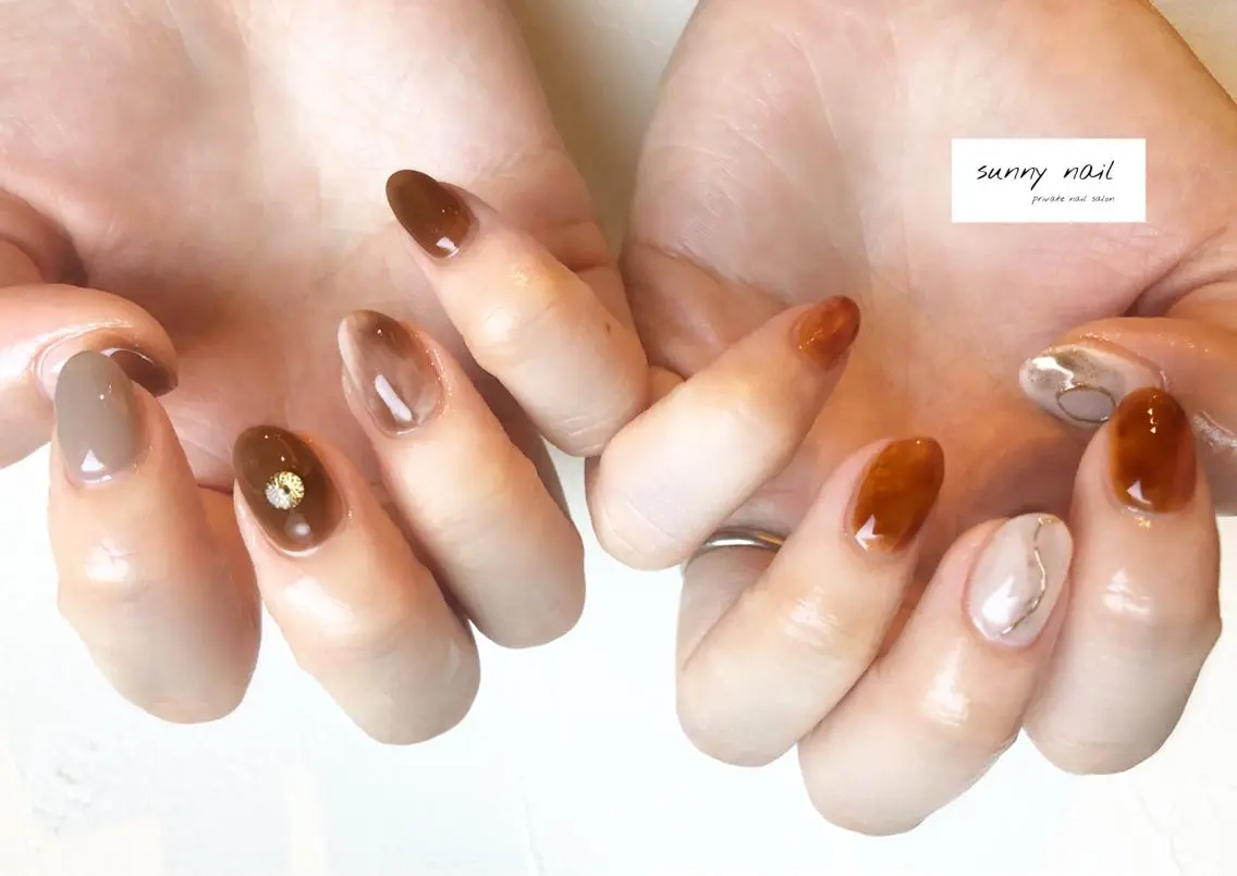 ネイル べっ甲ネイル ブラウン ジェルネイル ゴールド ミラーネイル sunny nailのネイルデザイン