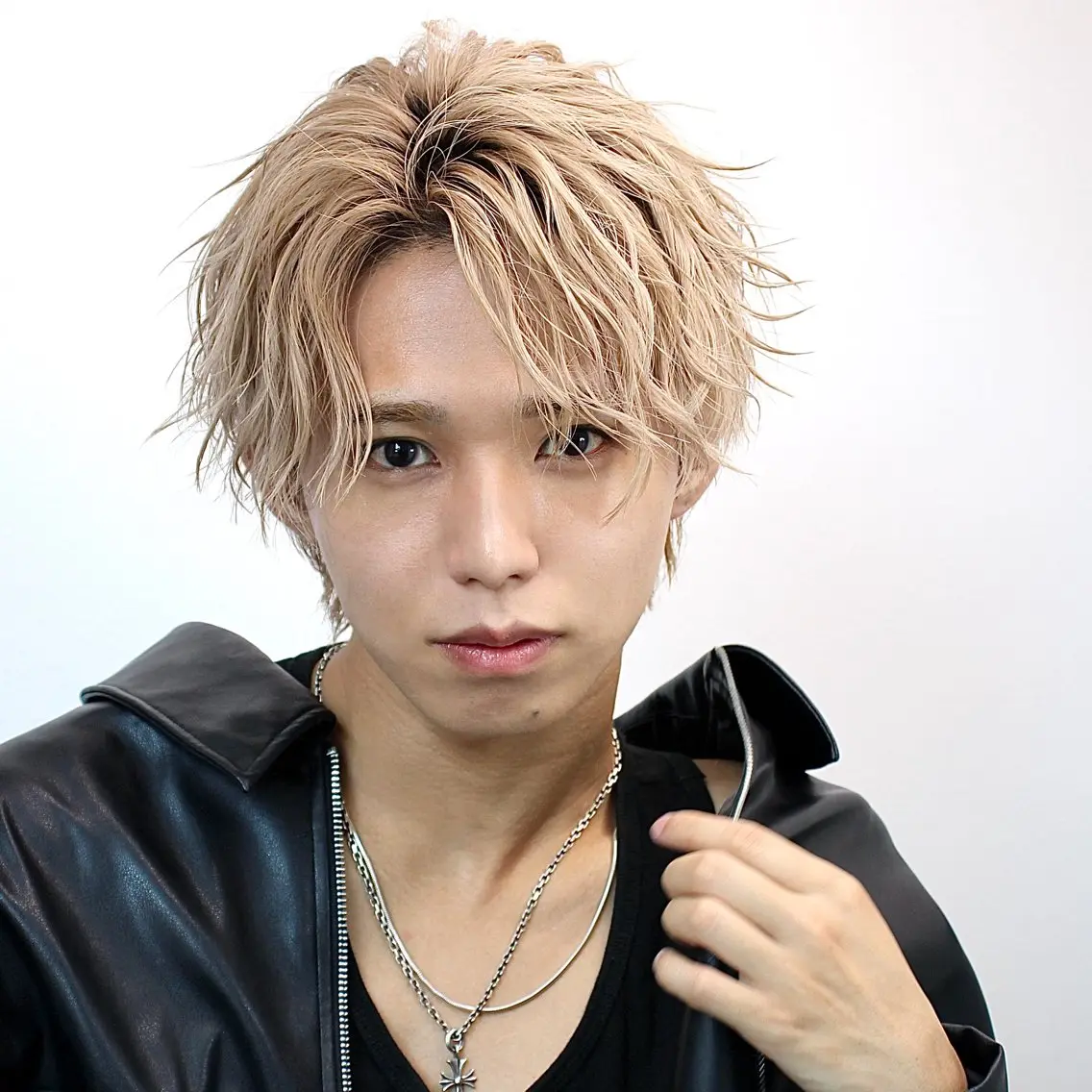 パーマ メンズ ヘアセット ラウンドマッシュ/ フェザーショート大阪のヘアスタイル