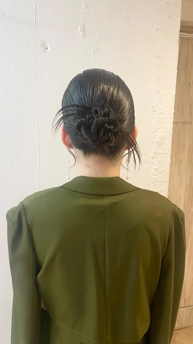 ロング ヘアアレンジ ヘアセット 暖色カラー/ ストレート/くるみのヘアスタイル
