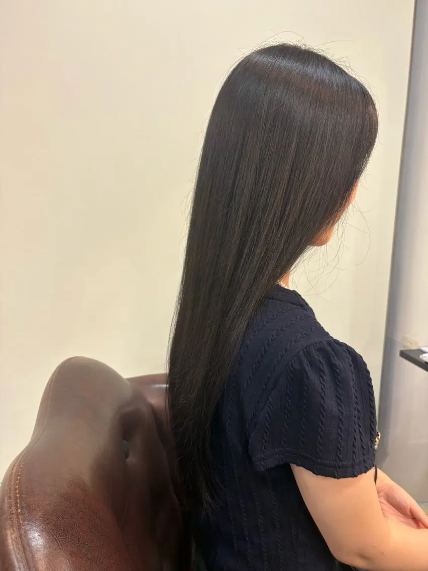 ロング ヘアカラー ミヤウチ セイナのヘアスタイル