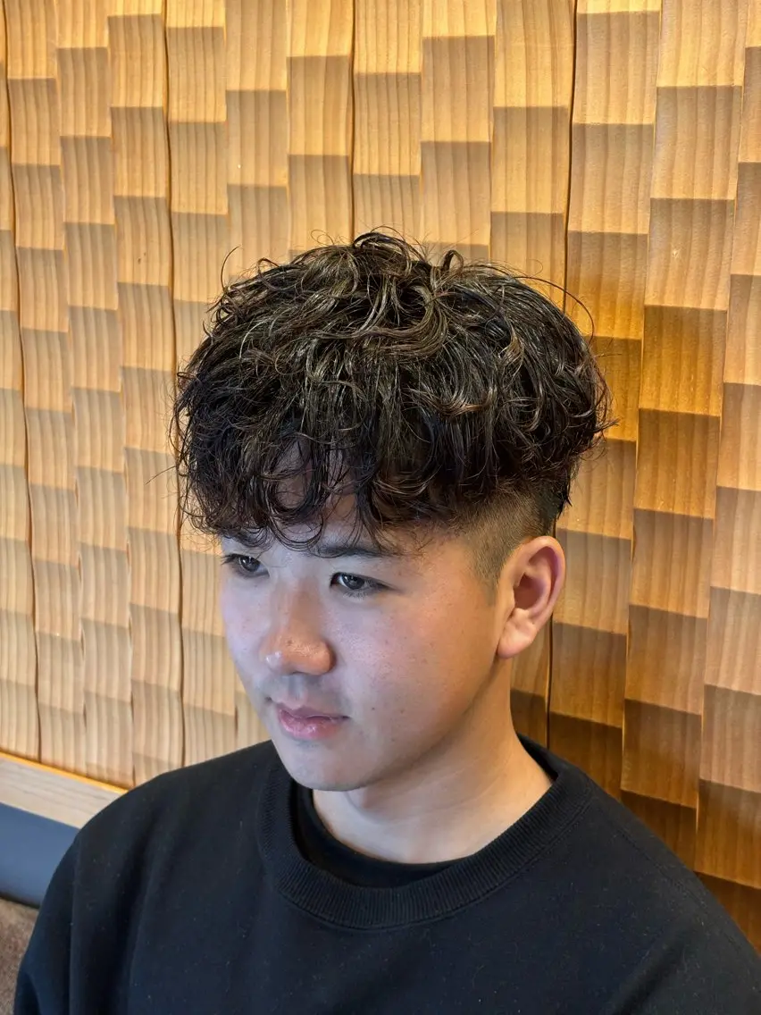 パーマ メンズ✂️レディス 岩井勇磨のヘアスタイル