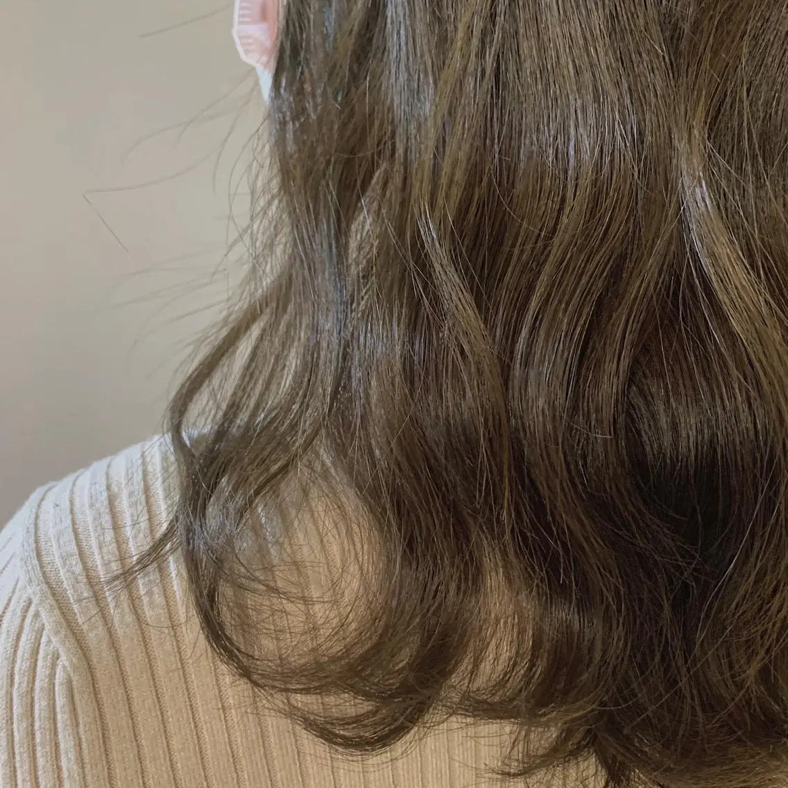 セミロング カラー パーマ ヘアアレンジ メンズ キッズ ネイル マツエク・マツパ オリーブカラー トリートメント sumina すみなのヘアスタイル