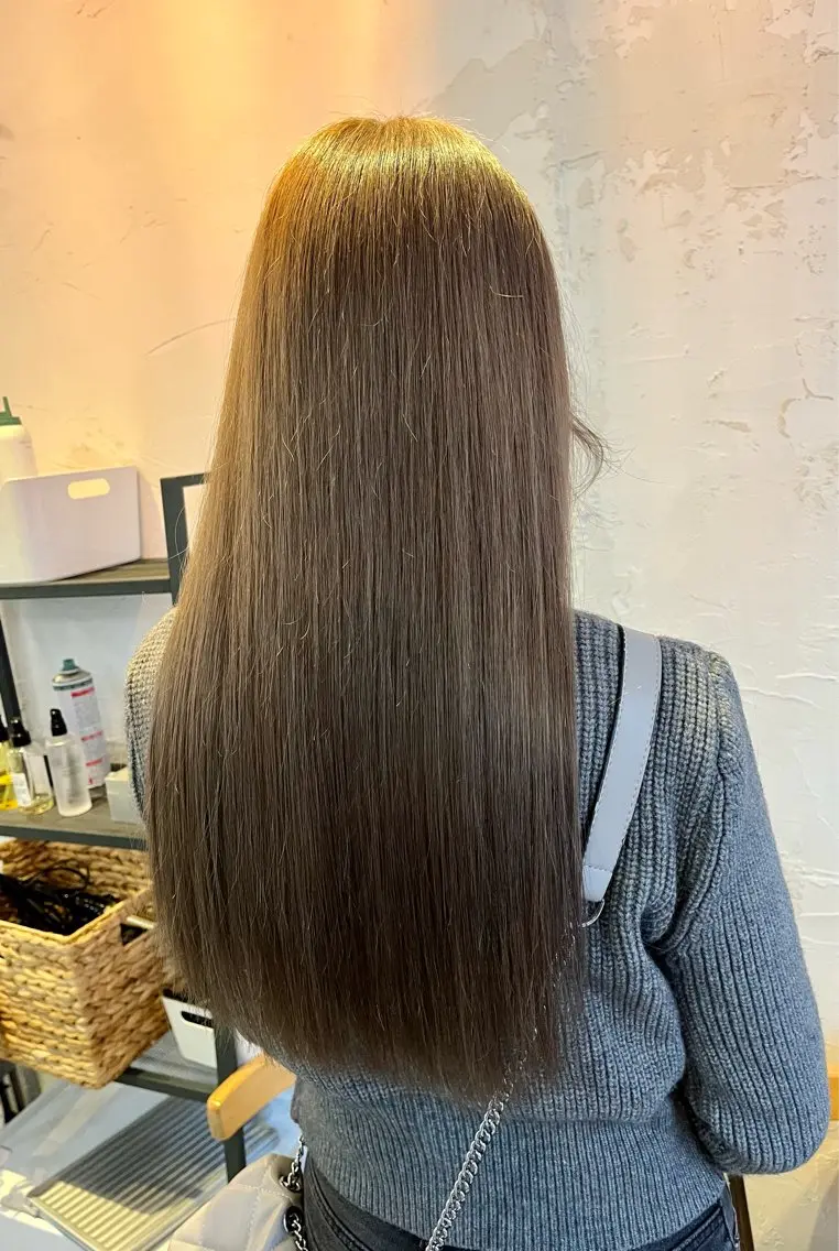 ロング カラー ブリーチ ココアグレージュ グレージュ ヘアカラー トリートメント 🧸柔らかいベージュ カラー🧸氏家達哉のヘアスタイル