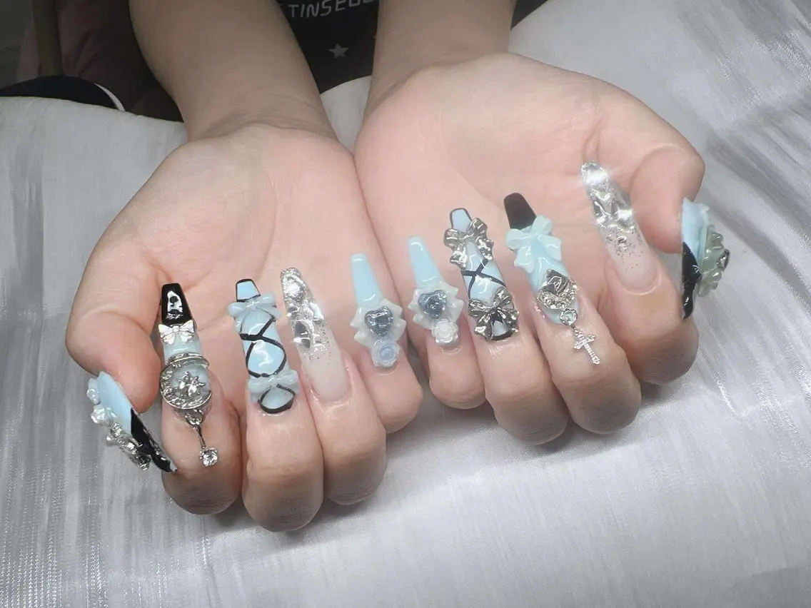 ネイル ハンドネイル Lee Nailsのネイルデザイン