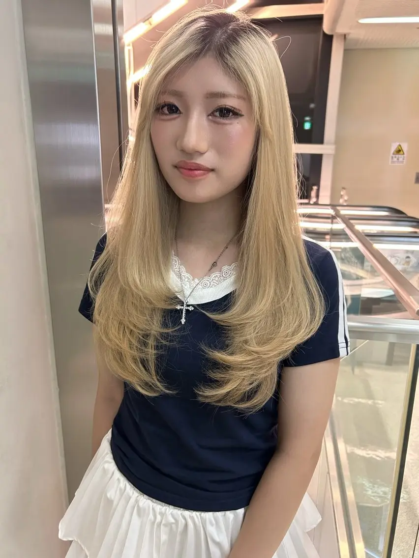 ロング レイヤーカット 'AXIS🪐 Rinのヘアスタイル