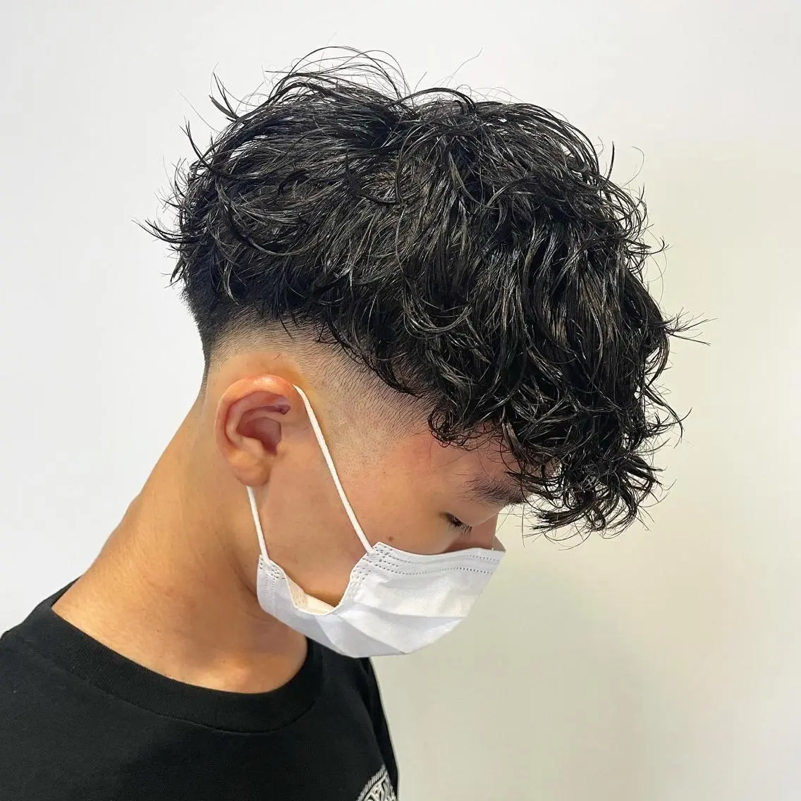 パーマ メンズ フェードカット メンズパーマ スキンフェード パーマ メンズパーマのプロ 川野翔太のヘアスタイル