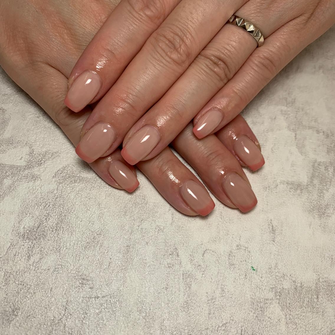 ネイル フレンチネイル ピンク Li aile eye&nailのマツエク・マツパデザイン