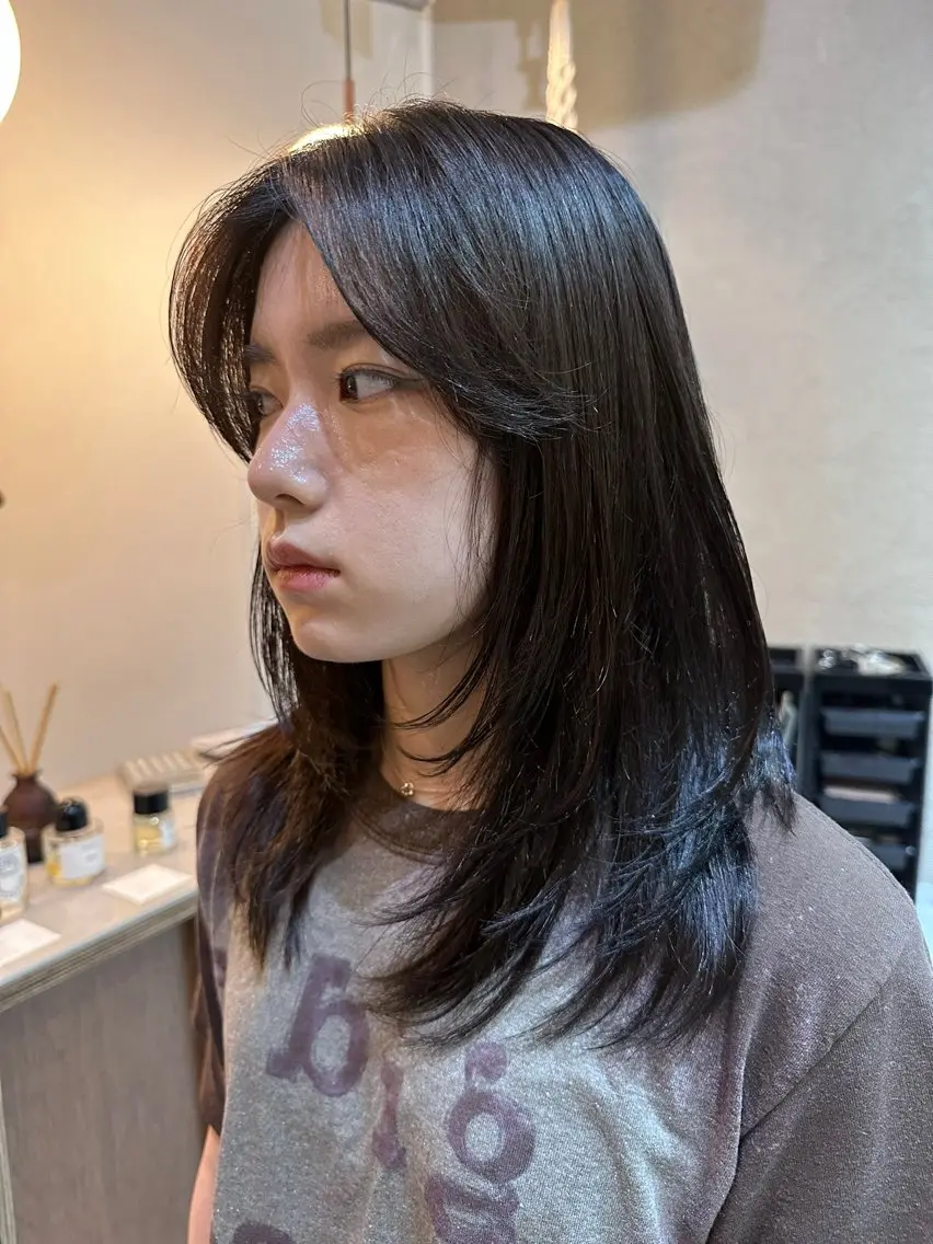 ミディアム Shiro RENのヘアスタイル