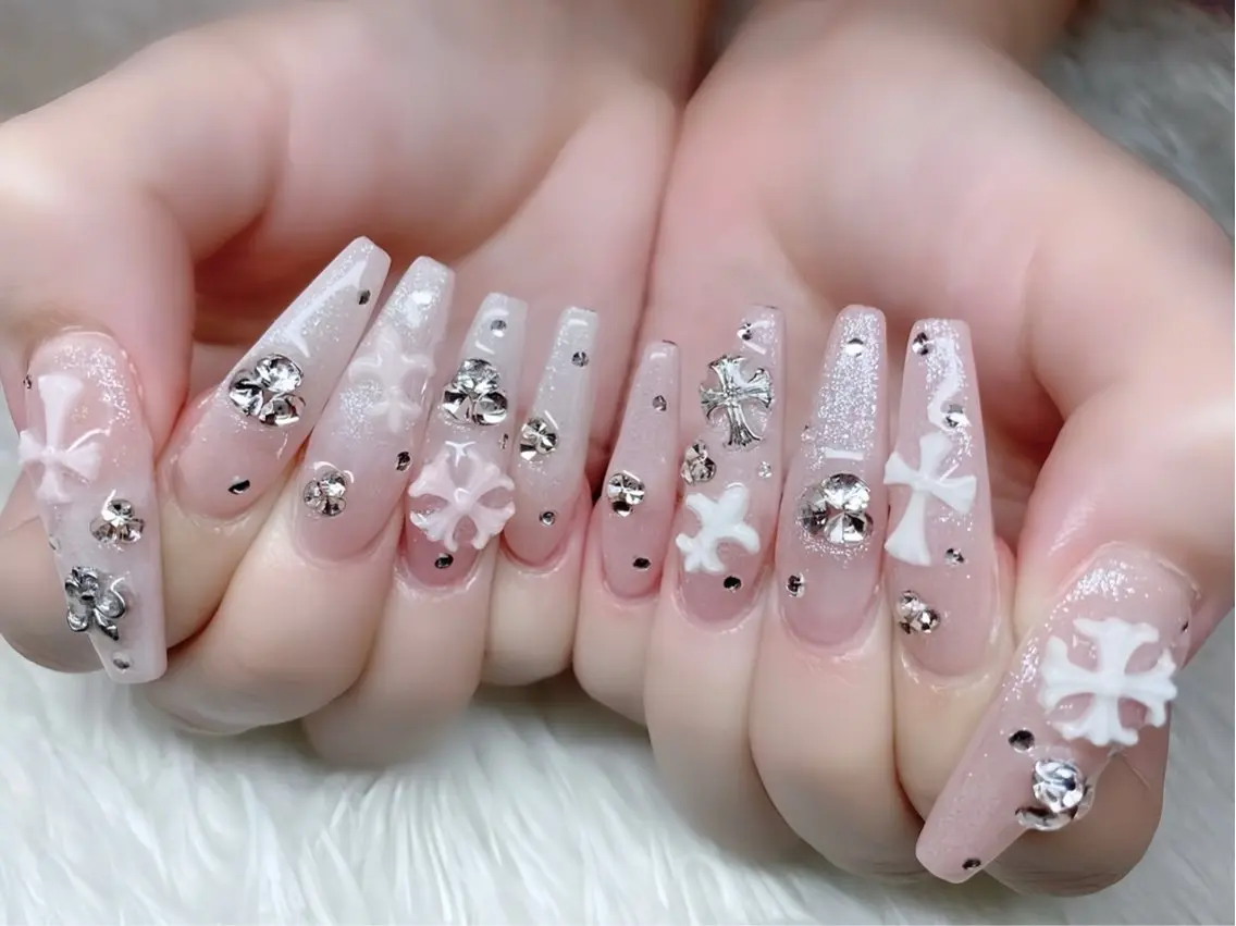 ネイル チークネイル フレンチネイル ガラスフレンチ グラデーション キラキラネイル ハンドネイル Rin Nail 新大久保店のネイルデザイン