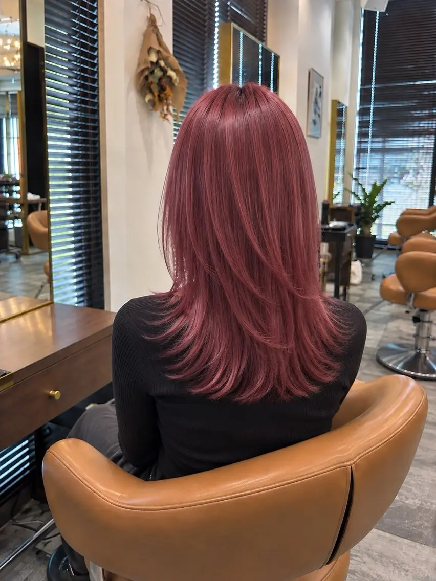 カラー 佐藤 糸のヘアスタイル