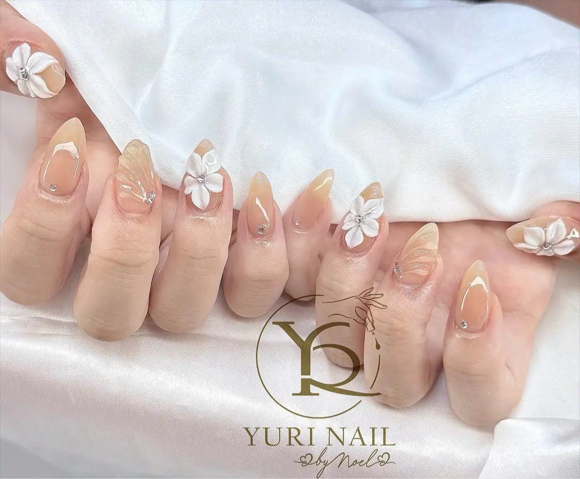 ネイル チークネイル フットネイル フレンチネイル グラデーション キラキラネイル ハンドネイル フットネイル ハンドケア YURI Nail Funabashiのネイルデザイン