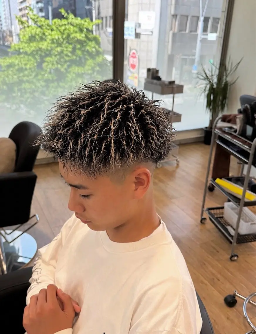 ショート カット ヘアカラー パーマ メンズ特化 TAKUYAのヘアスタイル