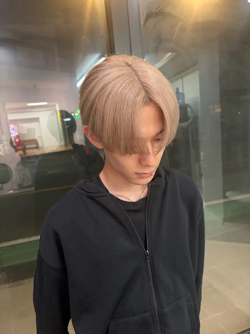 カラー ベージュカラー ホワイトベージュ ヘアカラー トリートメント 艶カラー・縮毛矯正/ すずのヘアスタイル