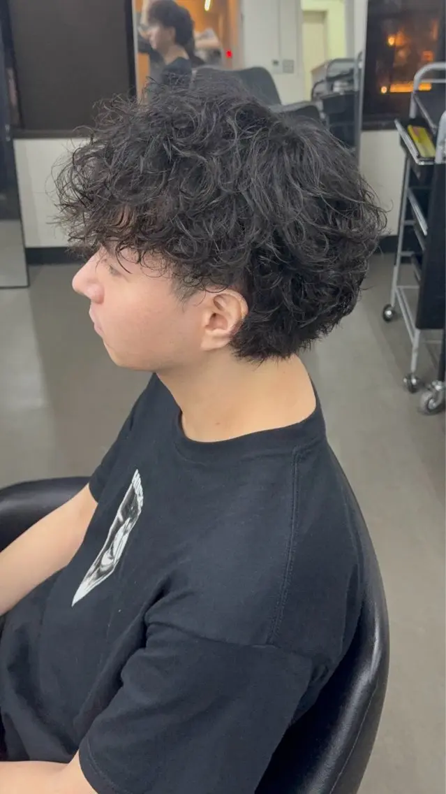 ミディアム パーマ メンズ ミディアムパーマ メンズパーマ くせ毛 パーマ ウチダ🦖 メンズパーマのヘアスタイル