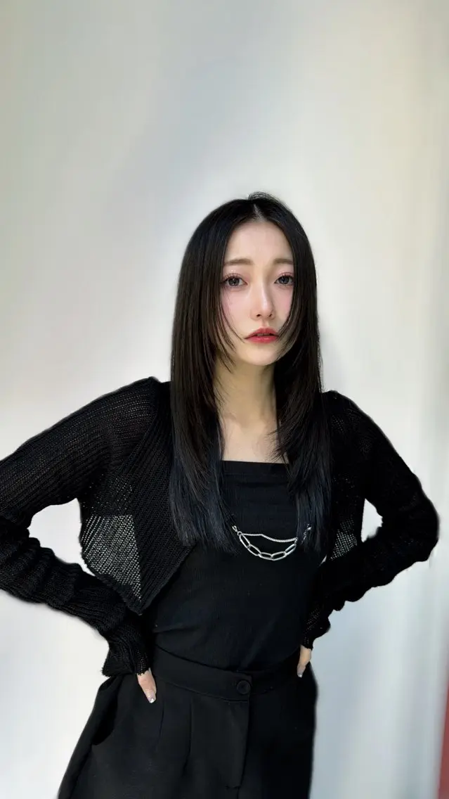 梅雨対策☔️髪質改善コスメストレート+カット【巻けるストレートヘア】の写真