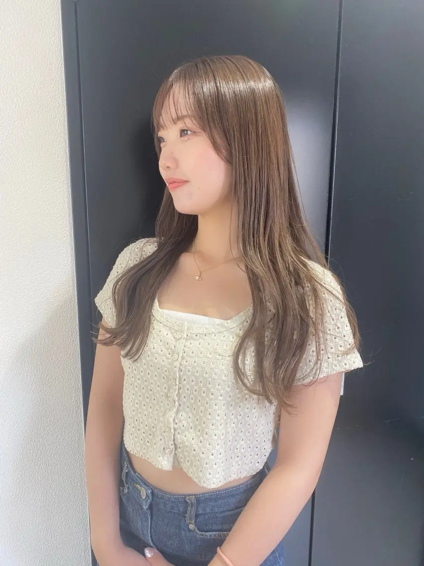 ロング カラー 寒河江 友花のヘアスタイル