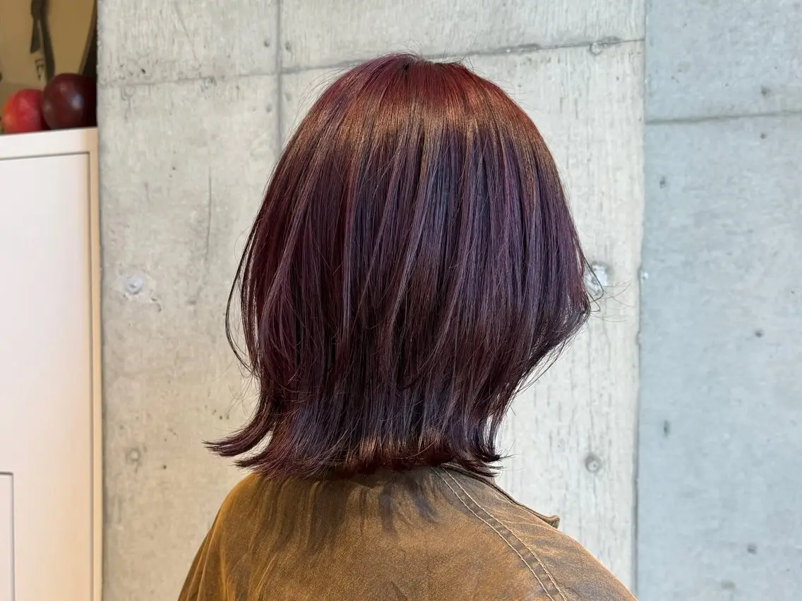 ミディアム カラー ブリーチ ブリーチなしカラー レッドカラー くびれヘア くびれレイヤー カット ヘアカラー トリートメント 柔め透明感血色カラー 暖色/レイヤー/ゆいのヘアスタイル
